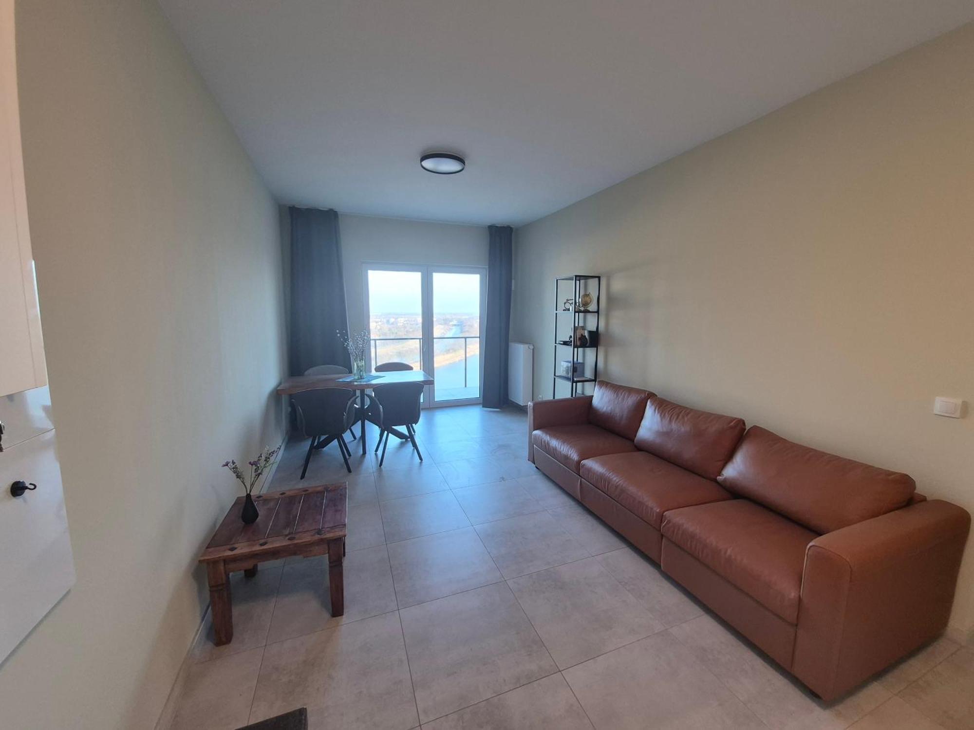 17th Floor With River View Panorama Apartament